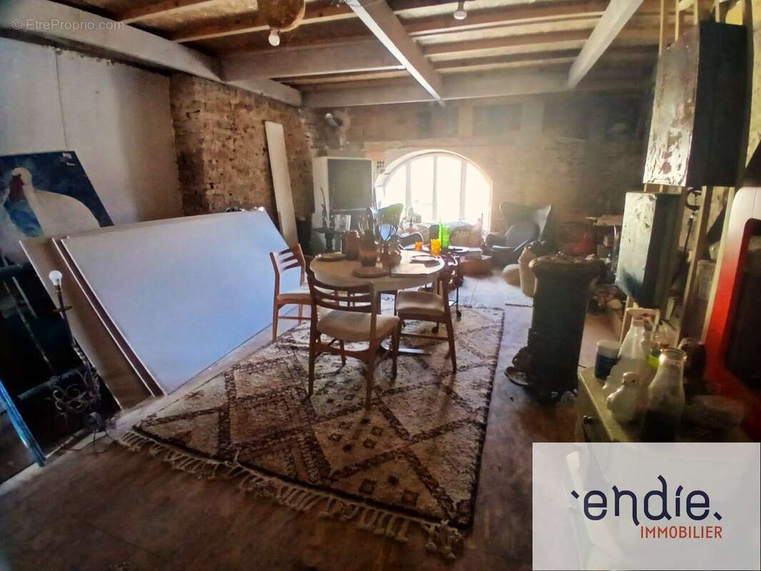 Maison de caractère à rénover  140 m² habitables Vals-des-Tilles (Villemoron) sur terrain de 570m² - photo 8