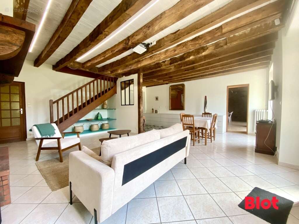 Maison 177 m² à Montauban-De-Bretagne  - photo 4