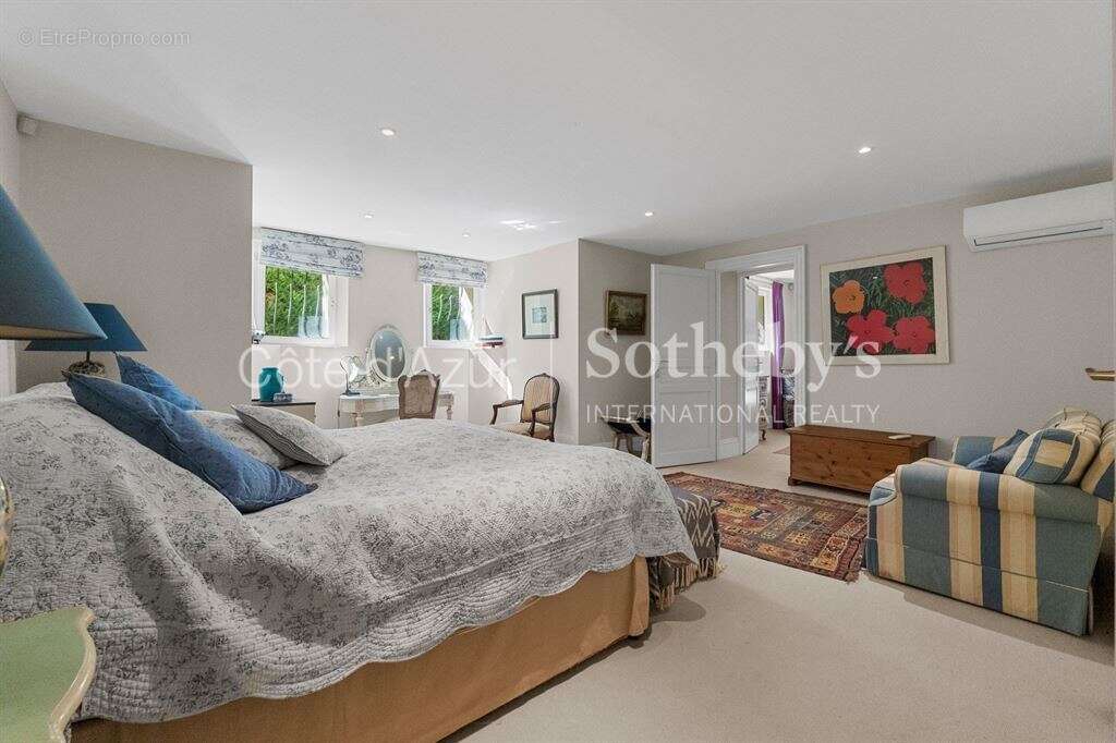 Mandelieu-la-Napoule propriété Belle Époque avec piscine et maison d’invités proche Cannes - photo 17
