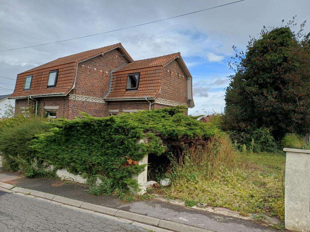 Maison à CALONNE-RICOUART