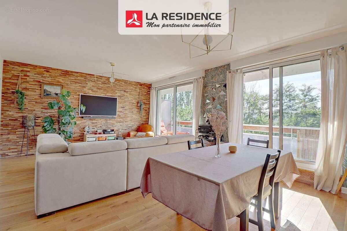 Appartement à MAREIL-MARLY