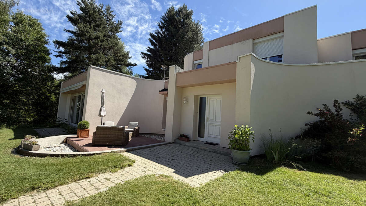 Belle maison d'archi année 70 à marlhes (42) de 214 m2 hab. sur terrain de 6 325 m2 - photo 3