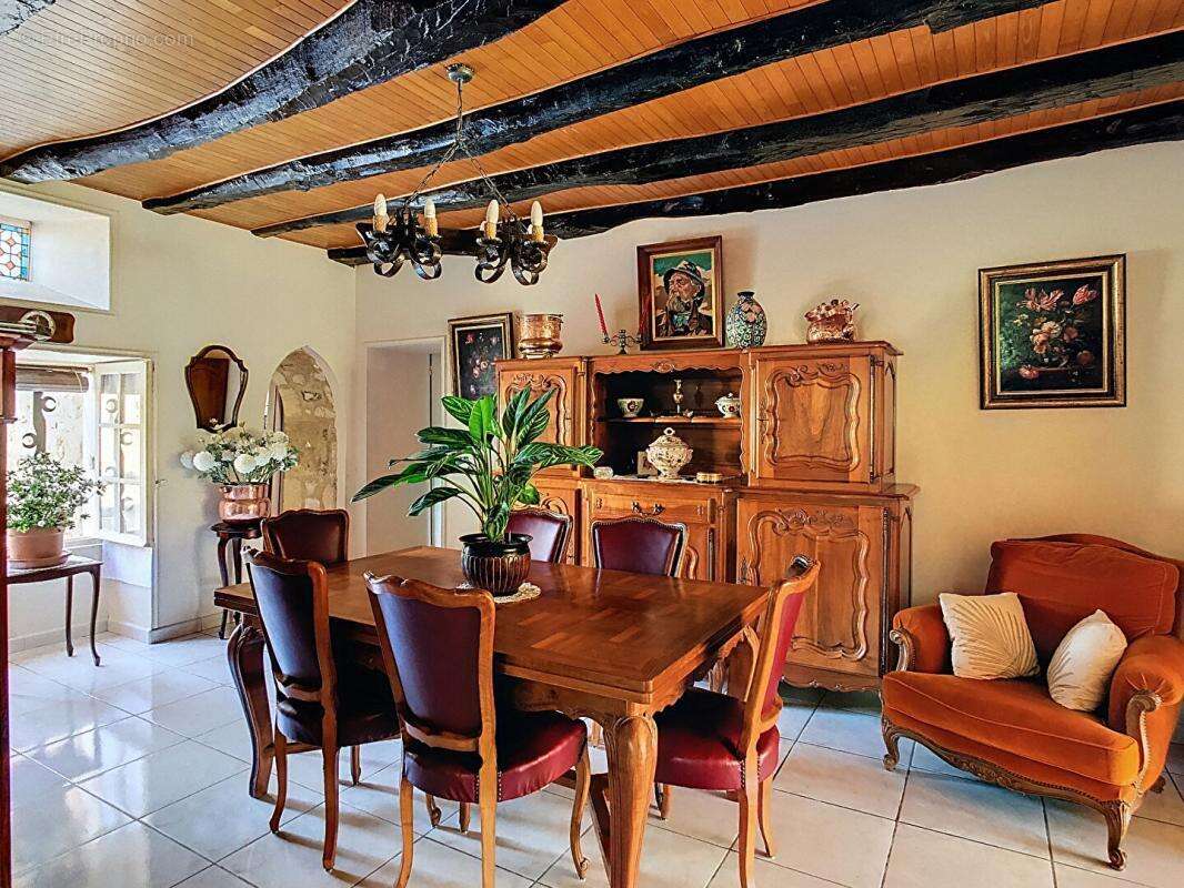 Maison à LA ROQUE-GAGEAC