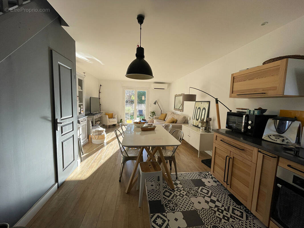 Maison à L&#039;ISLE-SUR-LA-SORGUE