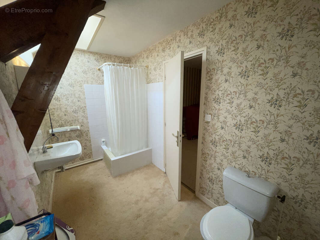 Maison familiale de 170 m2   Vue dégagée et fort potentiel - photo 13