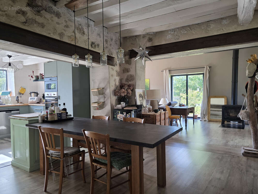 Secteur condom—maison de hameau avec dependances sur 1658m2 - photo 2