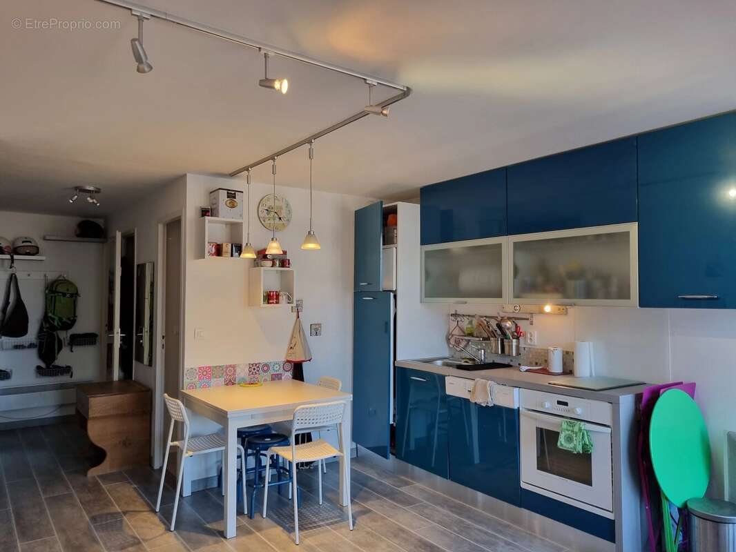 Appartement à MORILLON