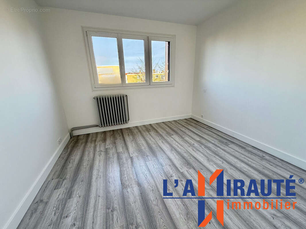 Appartement à SARTROUVILLE