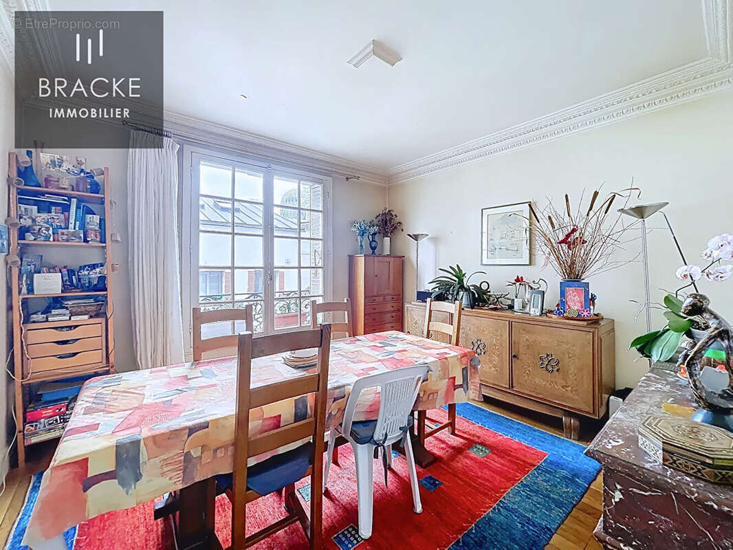 Appartement à COURBEVOIE