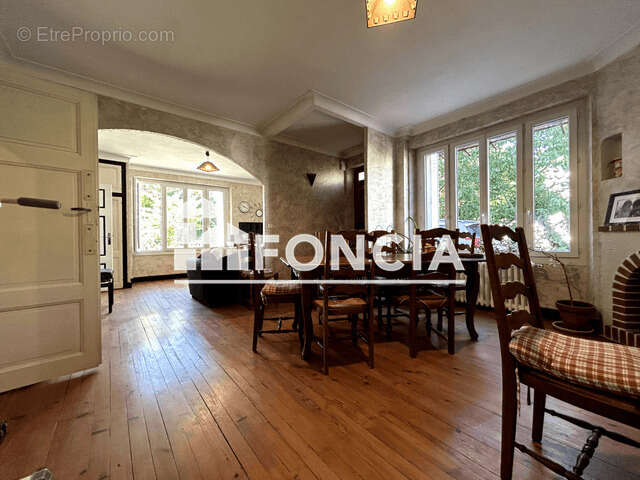 Maison à SAINTE-LIVRADE-SUR-LOT