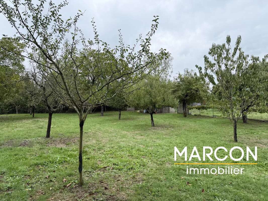 Maison à LE BOURG-D'HEM
