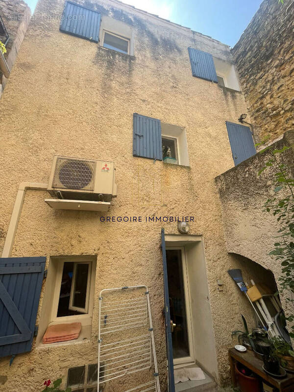 Appartement à LA TOUR-D'AIGUES