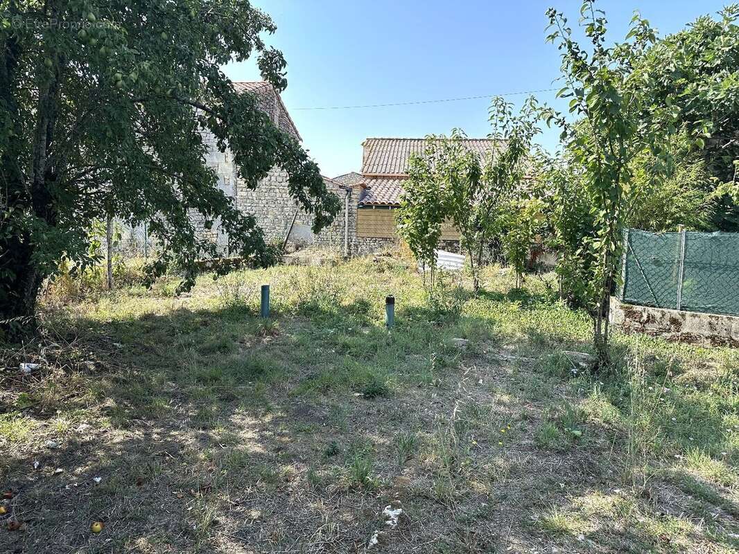 CHAMPAGNOLLES (17240)  4 pièces  104 000  FAI - photo 5