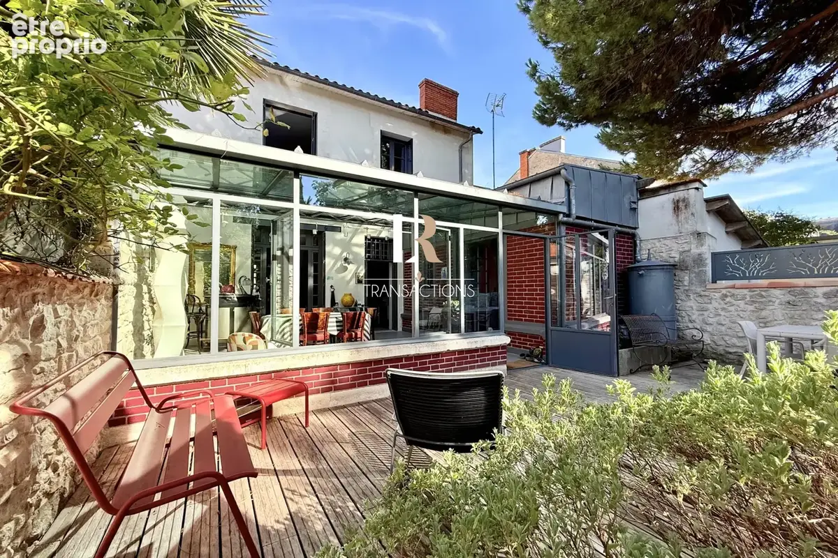 LR Transactions - La Genette - Maison de caractère avec joli jardin arboré - photo 2