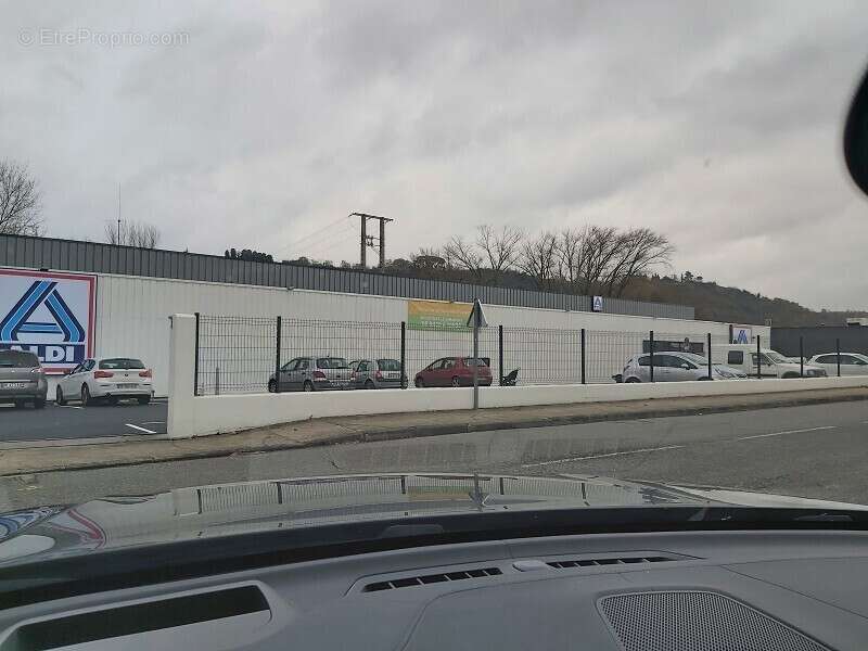 Commerce à VILLEMUR-SUR-TARN