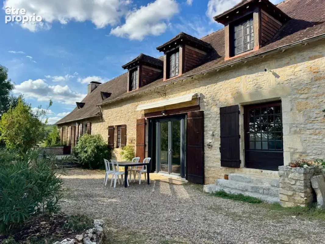 Coulaures (24420) – longère en pierre de 186 m² – 5 chambres – terrain de 3 224 m² – garage et dépendances - photo 48