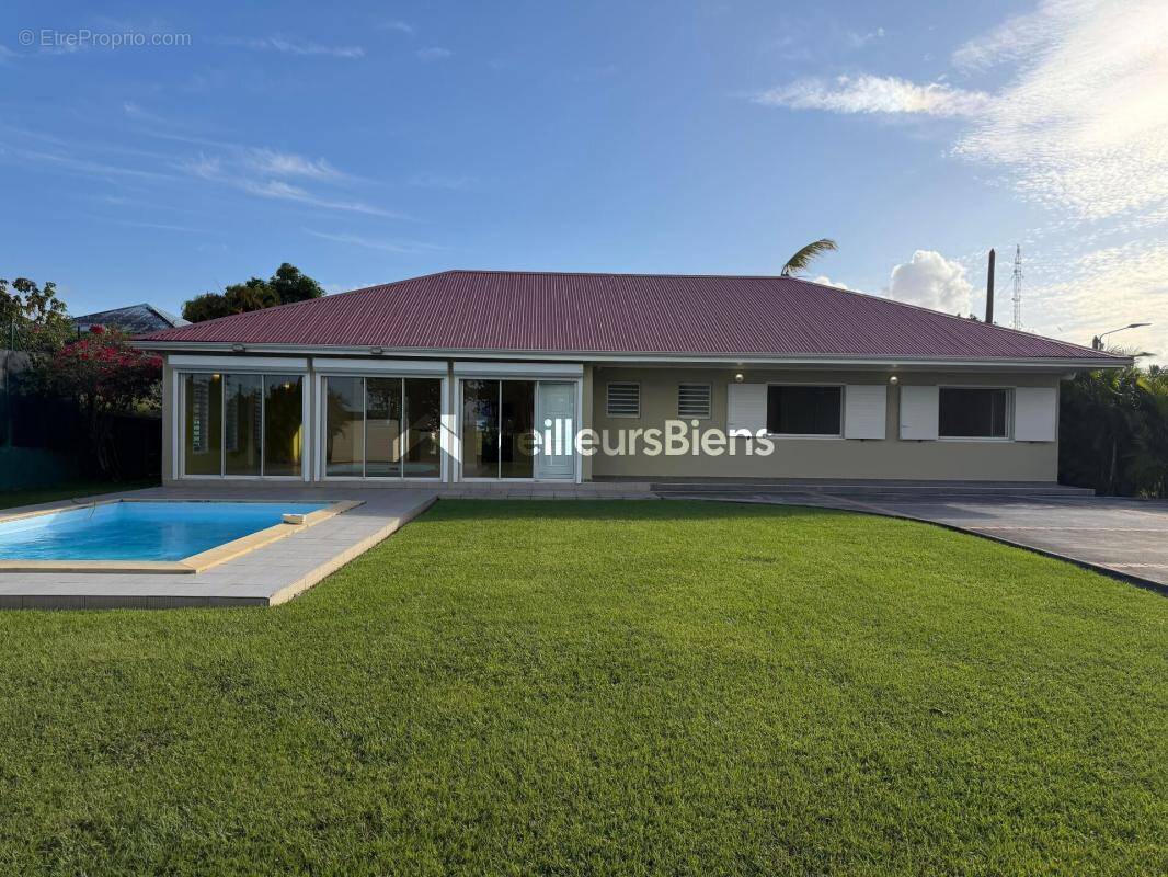 Maison à PETIT-BOURG