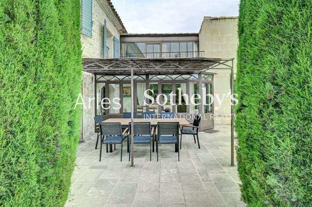 Maison à BELLEGARDE