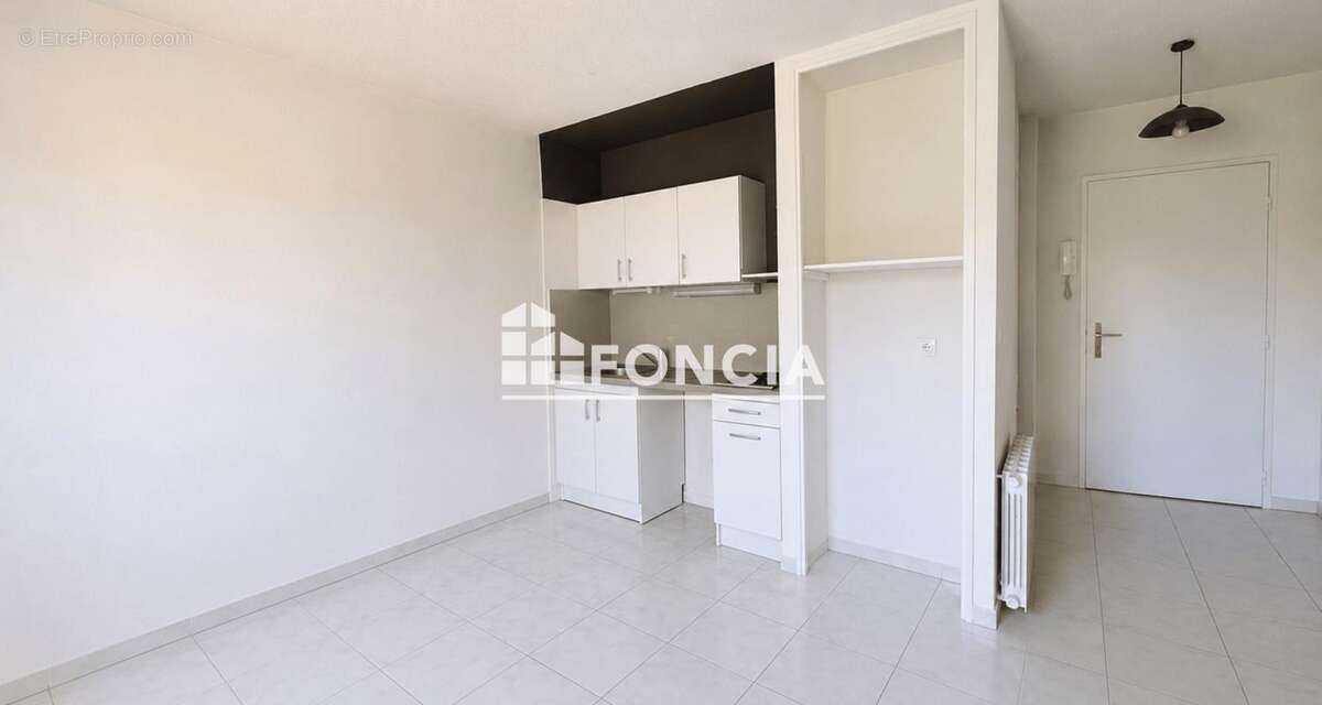 A vendre Studio meublé Avignon proche réal Panier - photo 2
