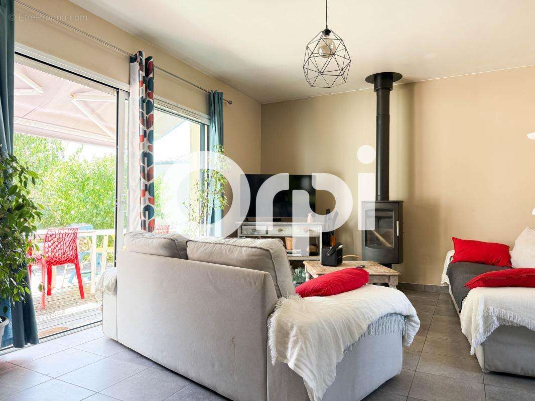 Maison 110 m² à Vergeroux  - photo 4