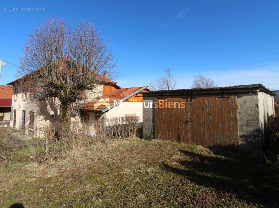 Appartement à ATTIGNAT-ONCIN