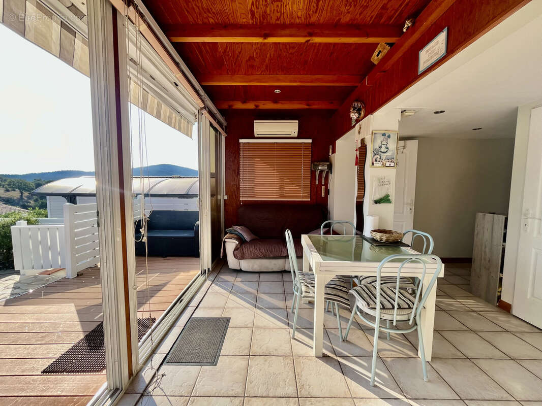 Maison à ROQUEBRUNE-SUR-ARGENS