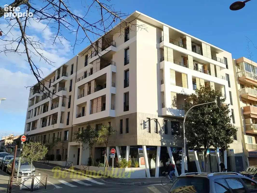 Photo Appartement à Saint-Laurent-Du-Var au prix de 320 800€