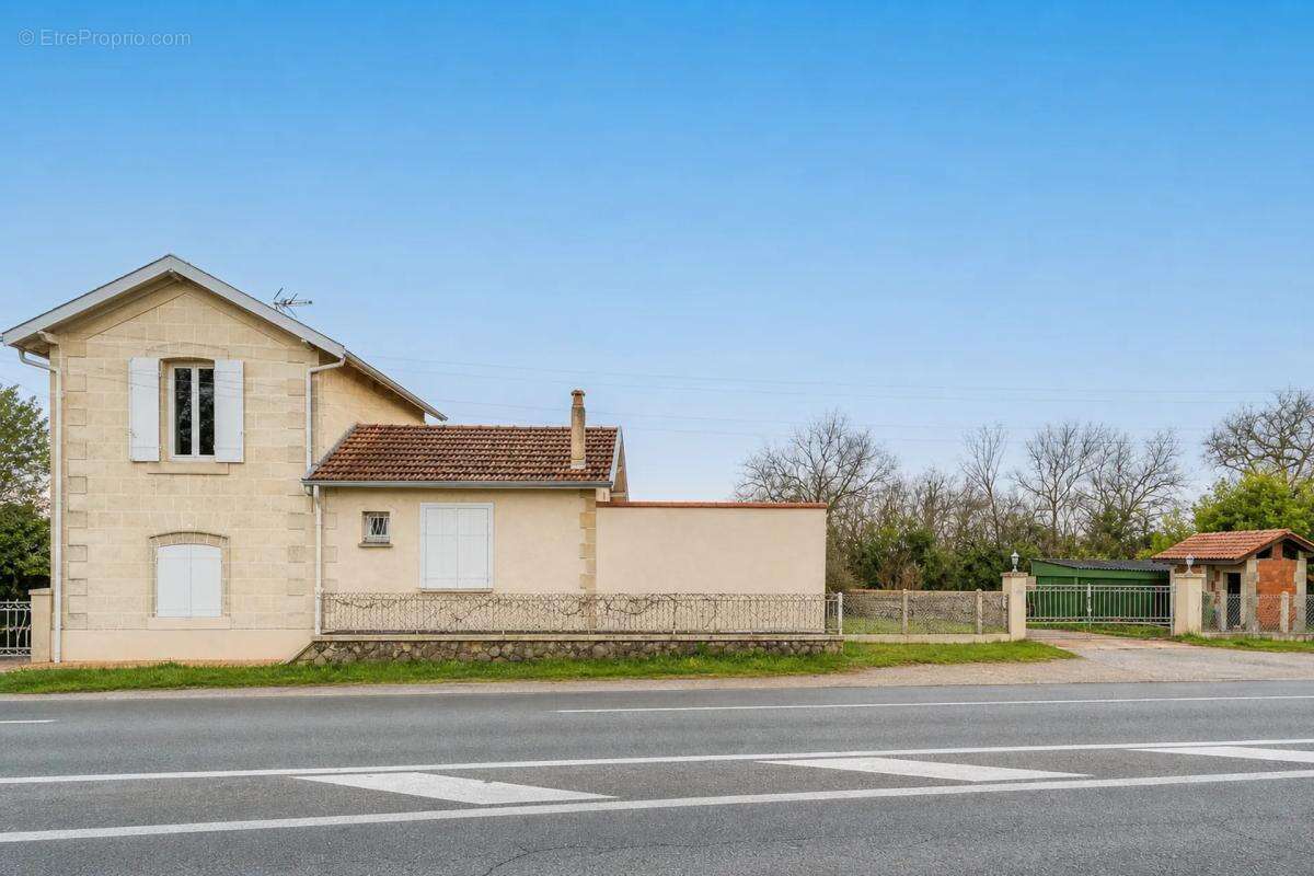 Maison / Ancienne Gare de 4 pièces - 100 m² à Sallebœuf - photo 16