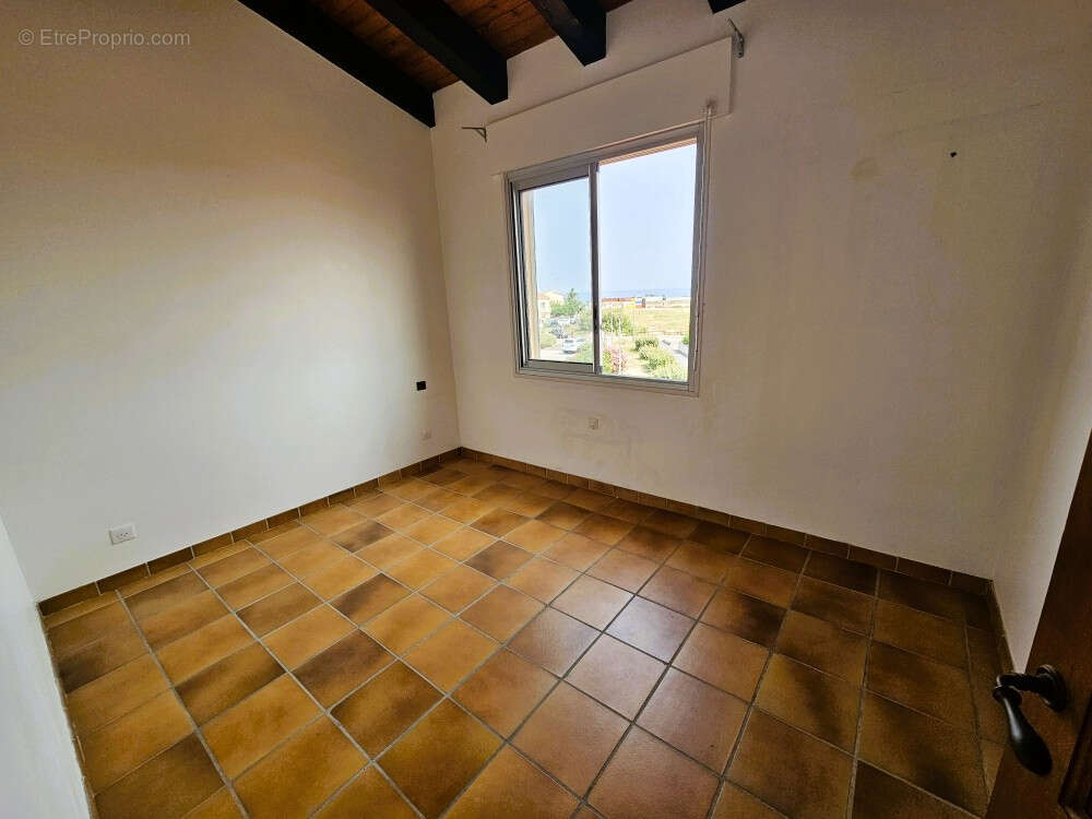 Local + logement t5 - le village - le barcares - photo 13