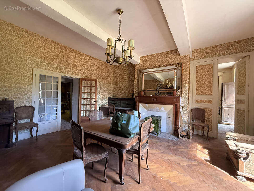 Maison à MEZIN
