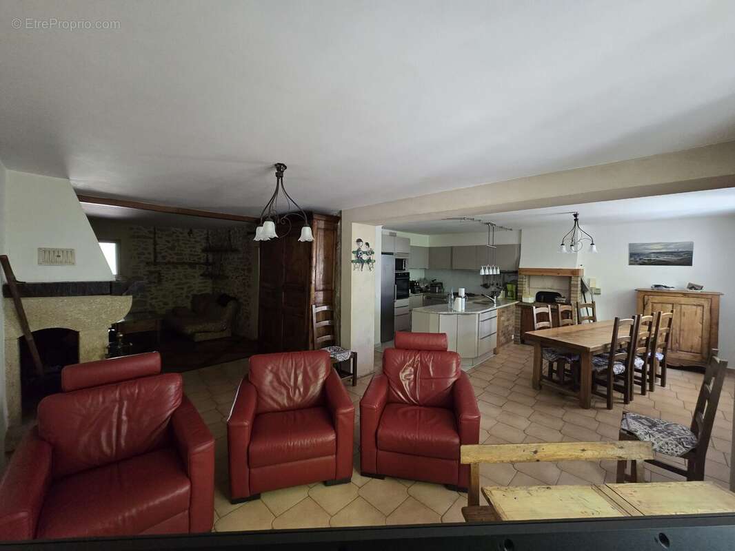 Salon - Maison à BEDARRIDES