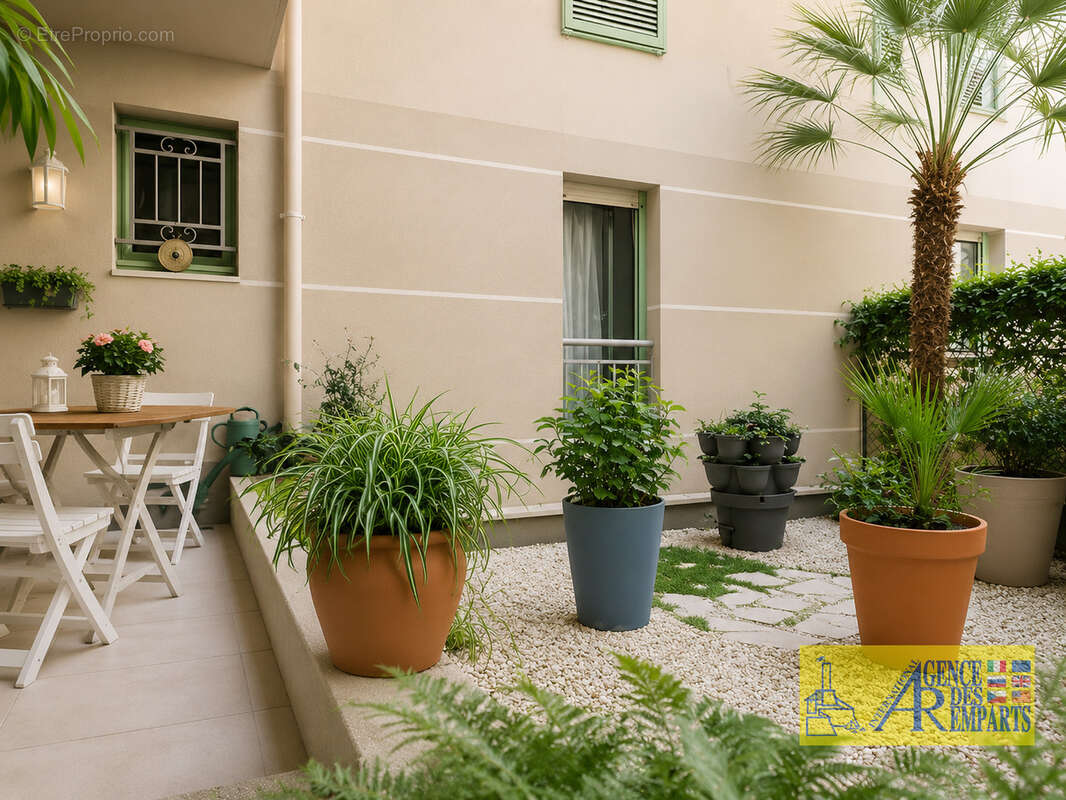 Appartement à VALLAURIS
