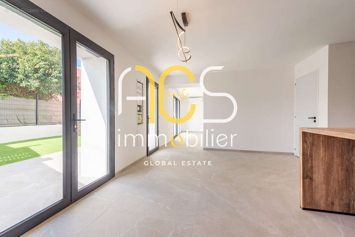 Maison à CHATEAUNEUF-LES-MARTIGUES