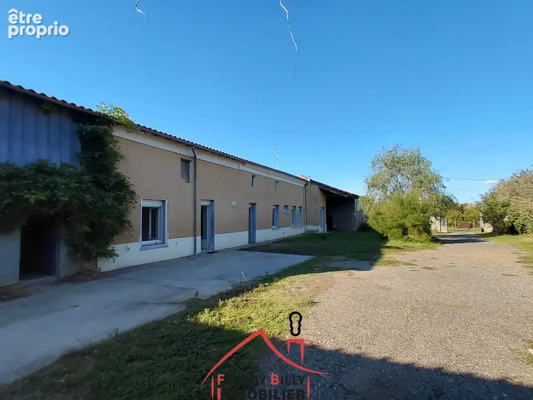 Longére + dépendances - photo 2