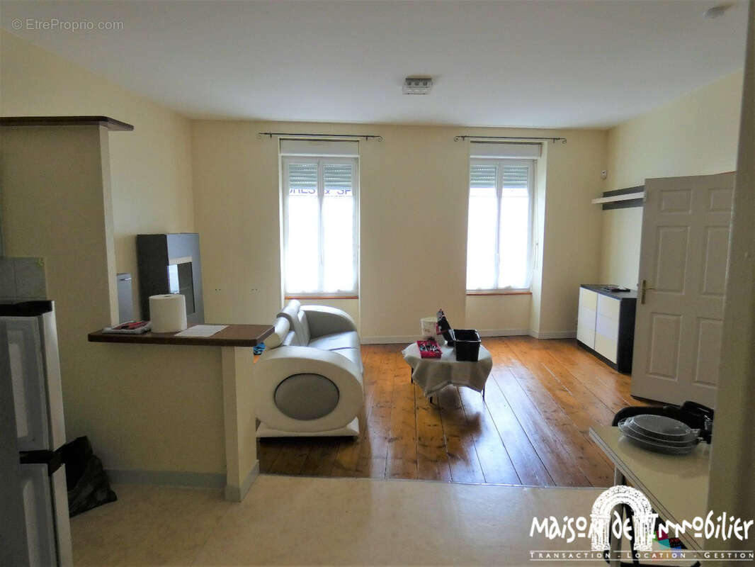 A vendre a jarnac - centre-ville - immeuble de rapport composé de 6 appartements - photo 6