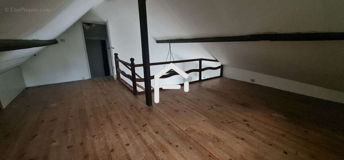 Maison à ORGNAC-SUR-VEZERE