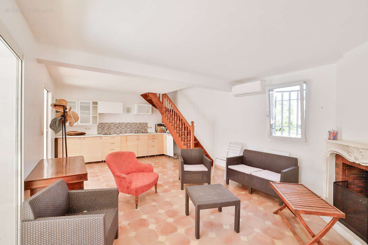 Maison à CARQUEIRANNE