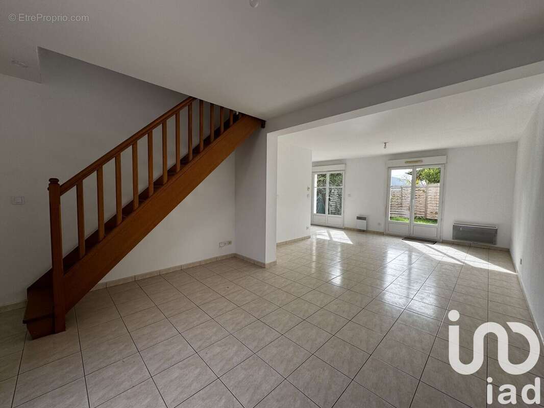 Photo 2 - Maison à LA CHAUSSEE-SAINT-VICTOR