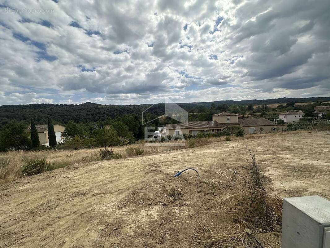 Terrain à CARCASSONNE