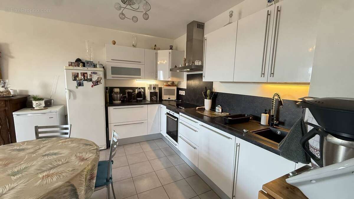 Appartement à ROQUEBRUNE-SUR-ARGENS