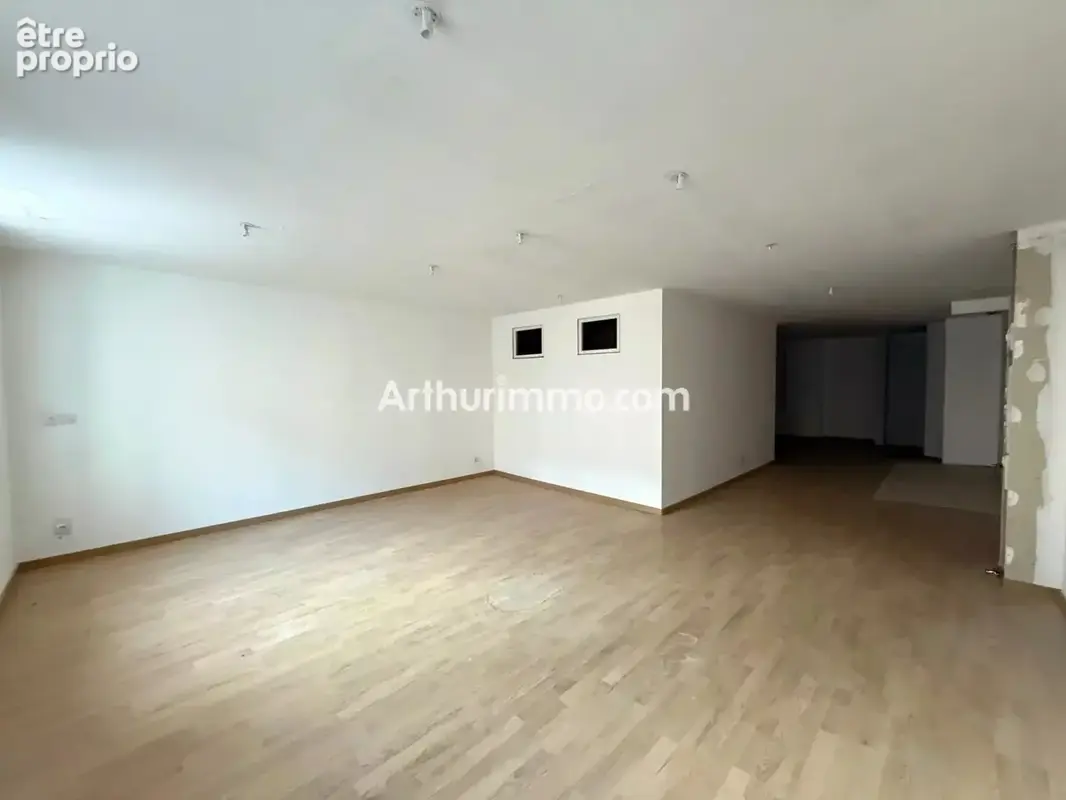 Exclusivité – lons-le-saunier centre – t3 133 m² à finaliser – fort potentiel - photo 1