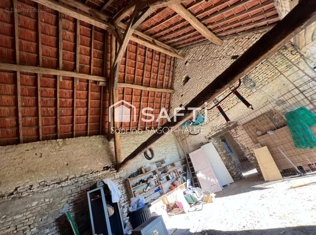 Photo 8 - Maison à CHEZAL-BENOIT