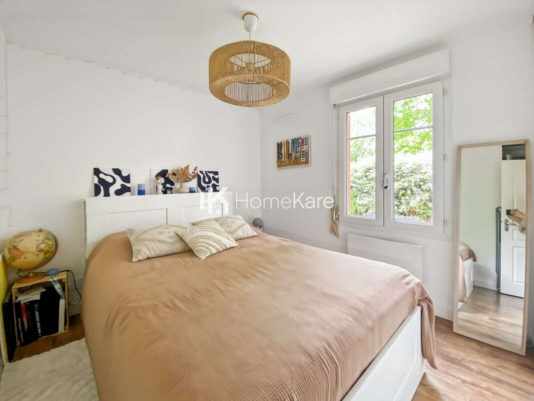 Appartement à SAINT-JEAN-D'ILLAC