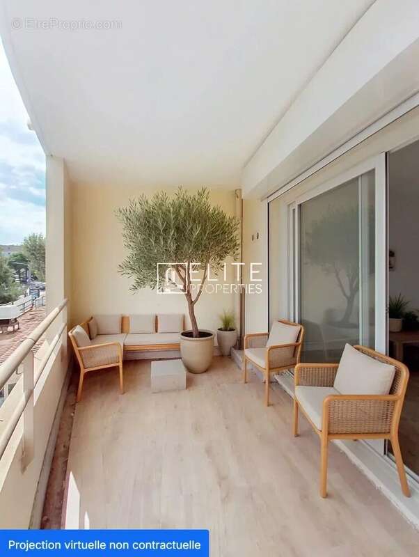 Appartement à MANDELIEU-LA-NAPOULE