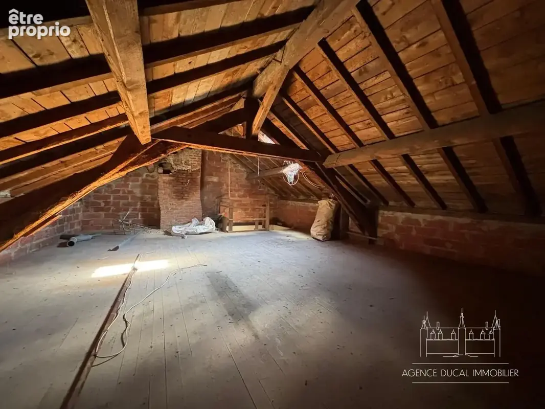 Maison 114 m² à Bourg-Lastic  - photo 4