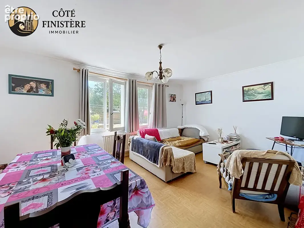 Ensemble immobilier de deux maisons jumelées avec jardins au sud - photo 3