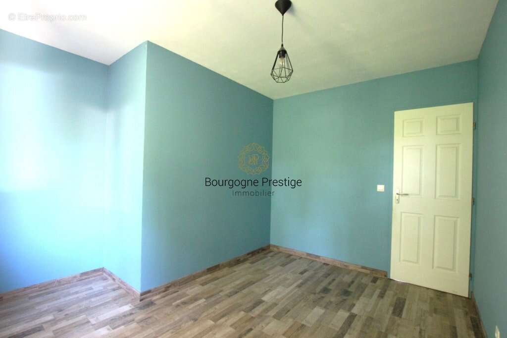 A l'ouest de tournus jolie maison de 89 m² sur sous-sol  - terrain de 1394 m² - photo 7