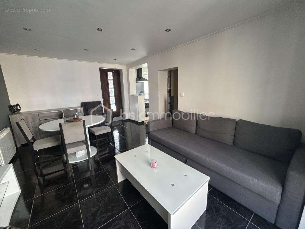 Appartement à VILLENEUVE-LE-ROI