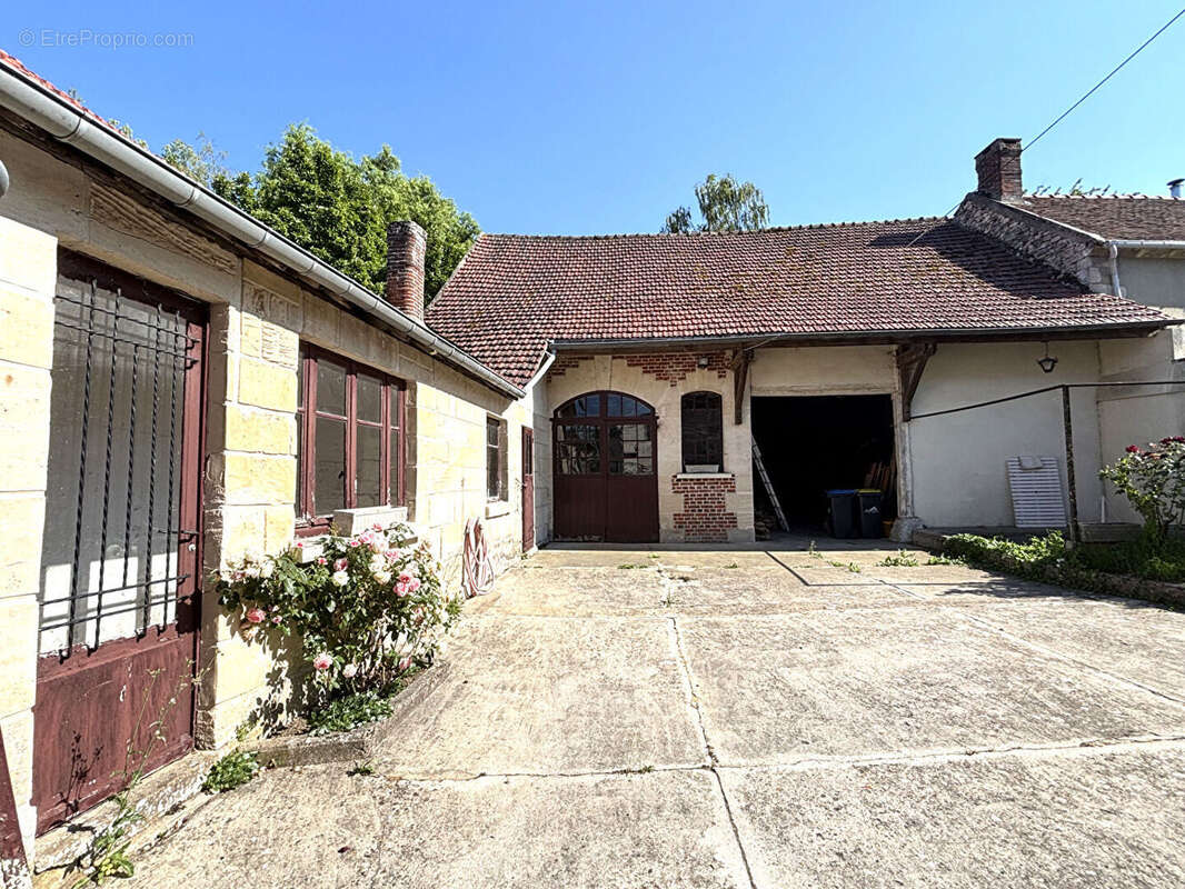 Maison ancienne à rénover - photo 2