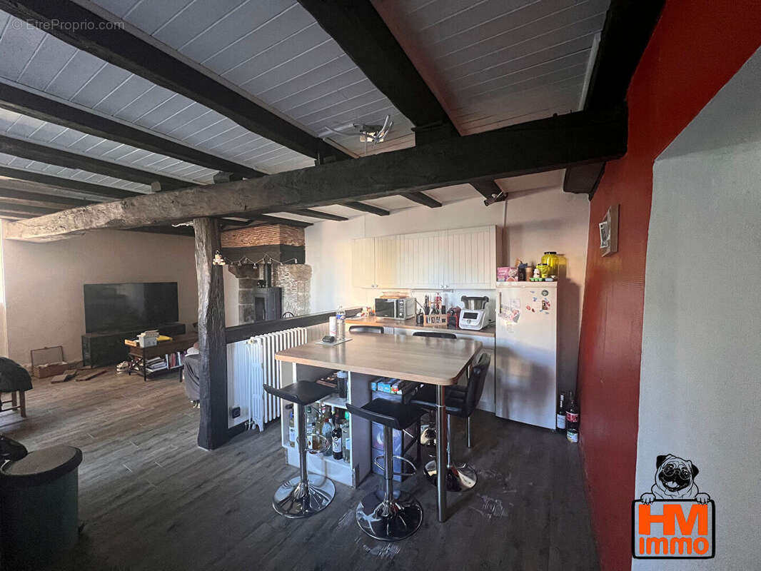 Maison à SAINT-LEONARD-DE-NOBLAT